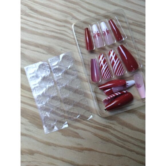 Press On Nails Full Coffin Long Red White Peppermint Striped Snowflake 24 - Picture 7 of 7